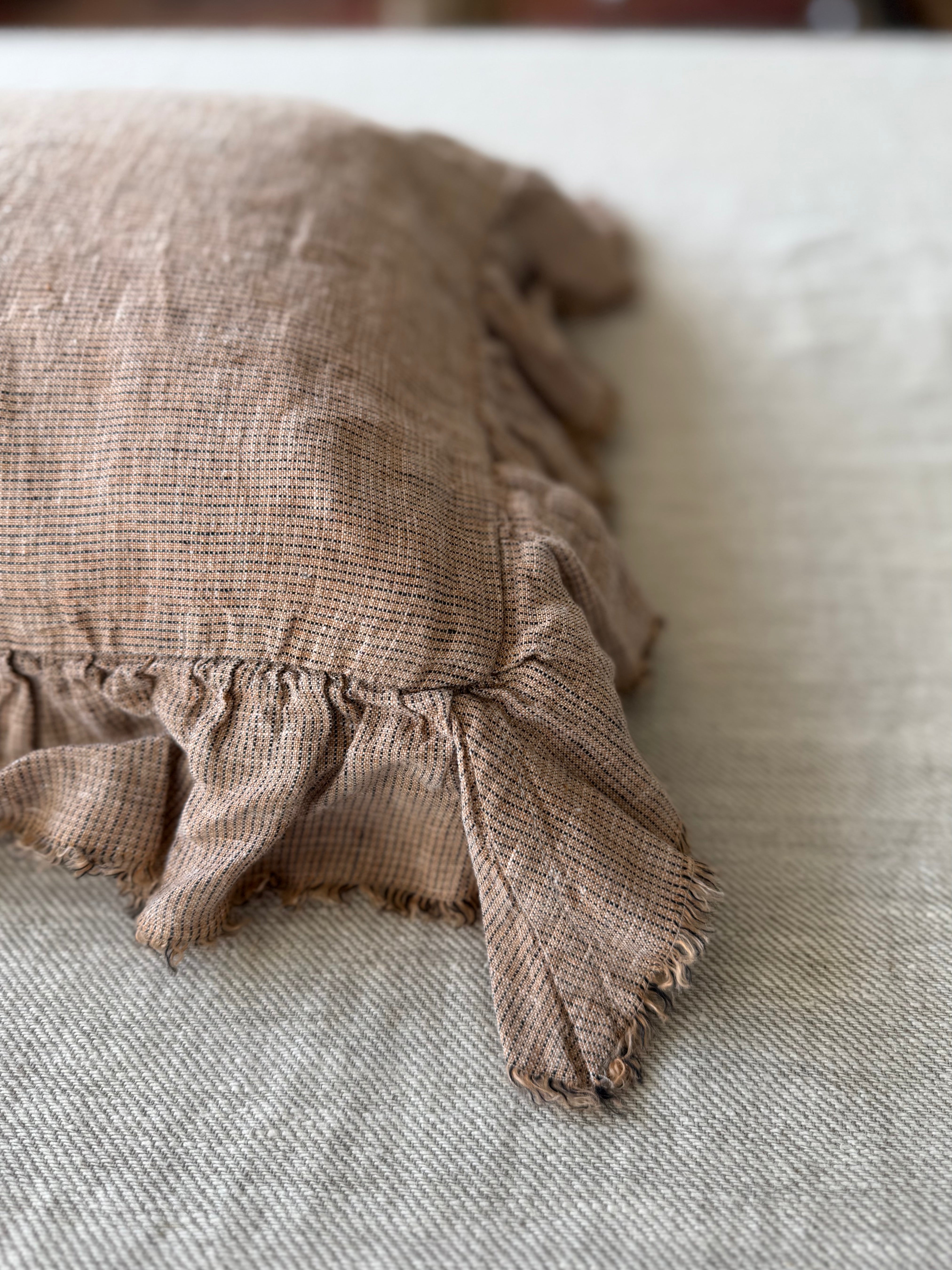 Maison de Vacances | Linen Shaker