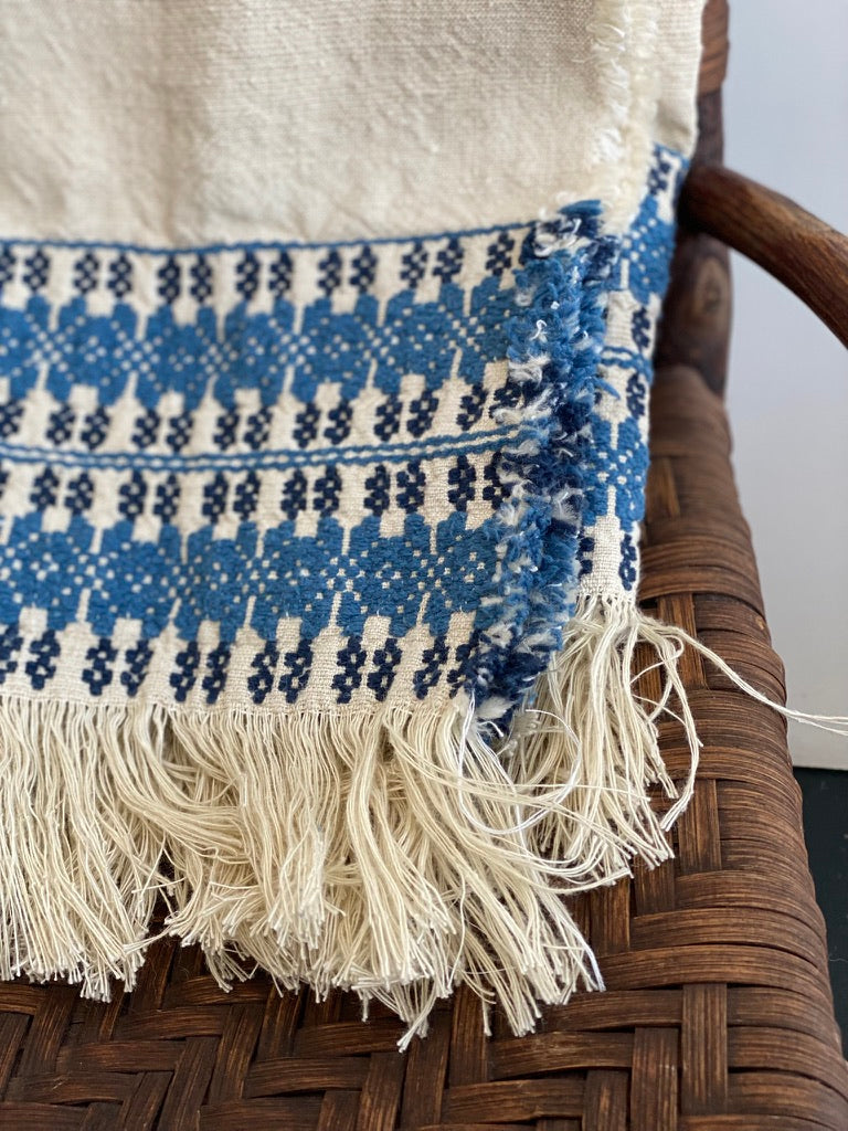 House of Lyria Throw l Feaci Throw