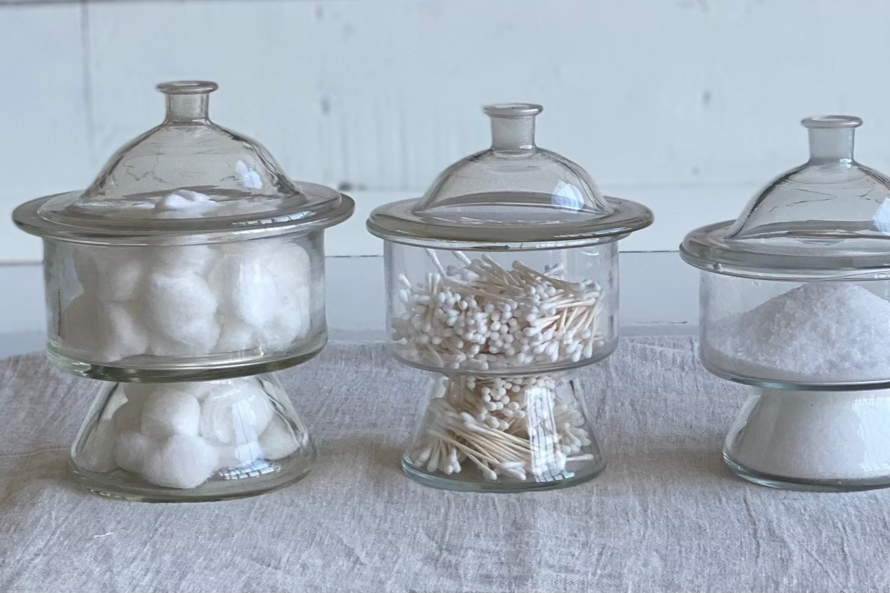 Lidded Pharma Jar
