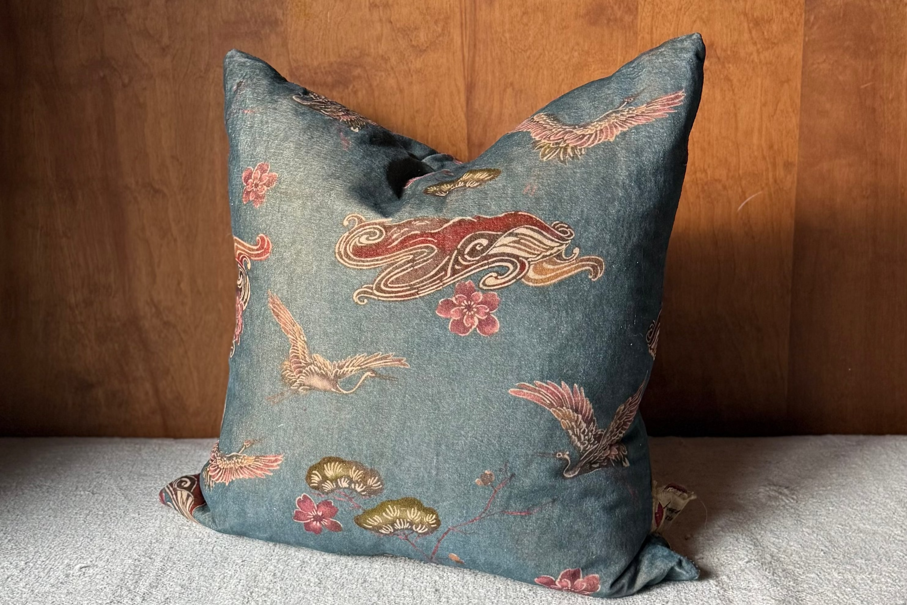 House of Lyria Pillow | Aristolochia