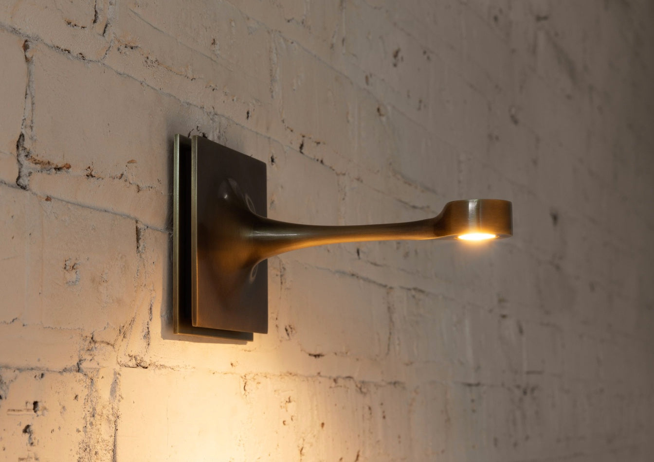 Gentner Sconce w/Long Taper