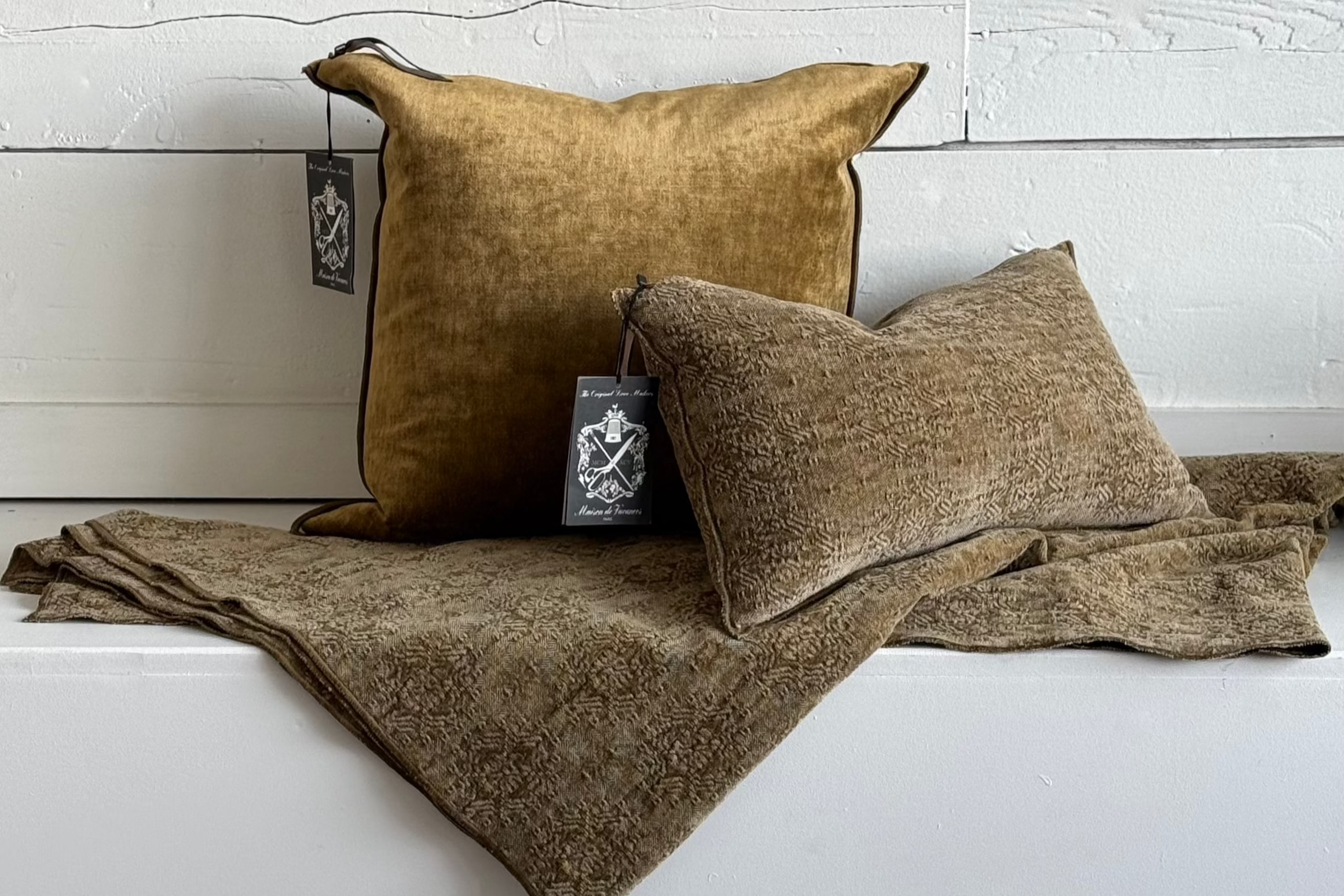 Maison de Vacances | Royal Velvet in Bronze