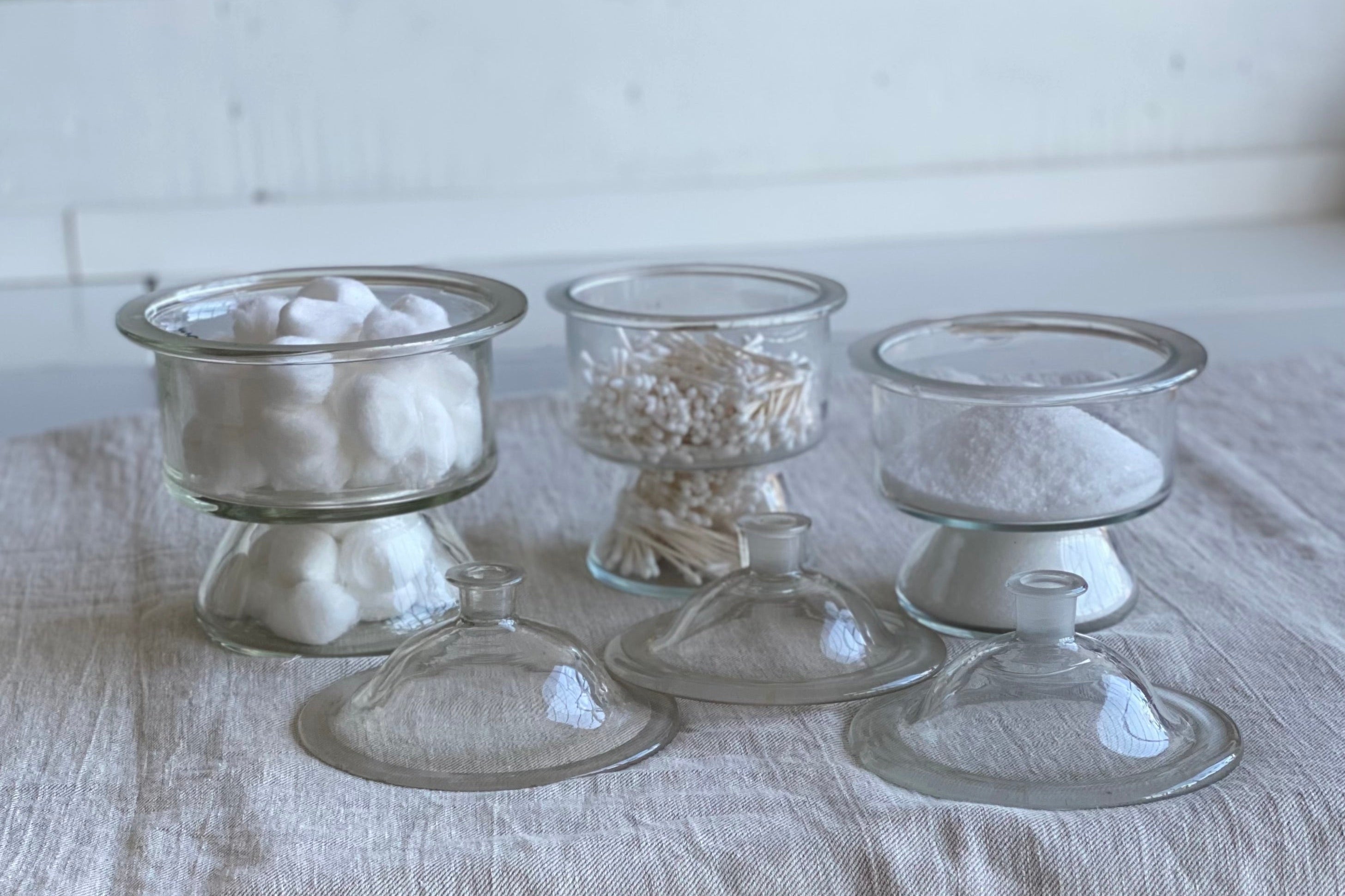 Lidded Pharma Jar