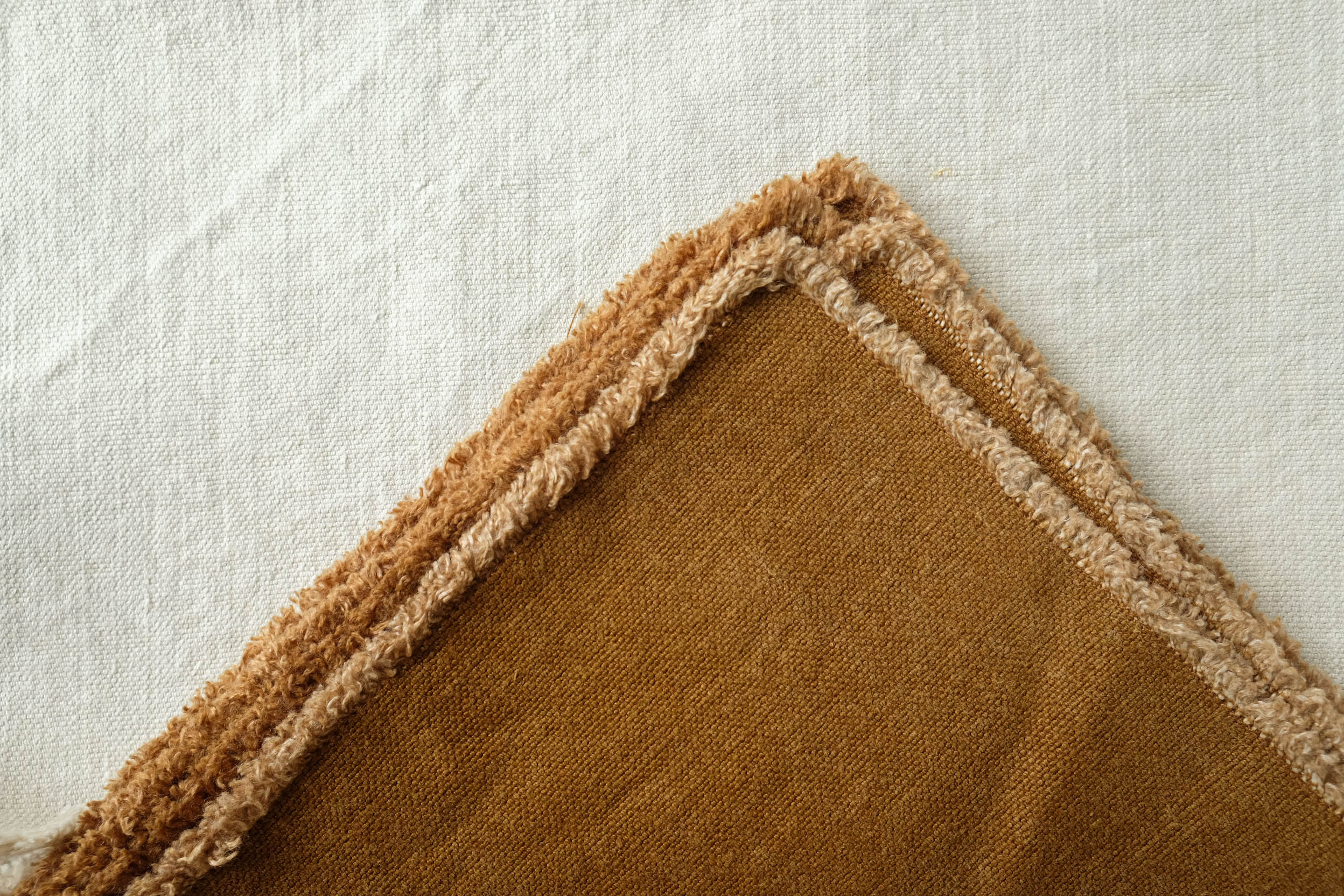 Libeco Linen Placemat in Curry - closeup