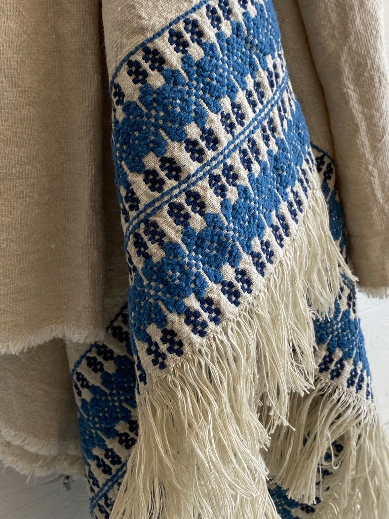 House of Lyria Throw l Feaci Throw