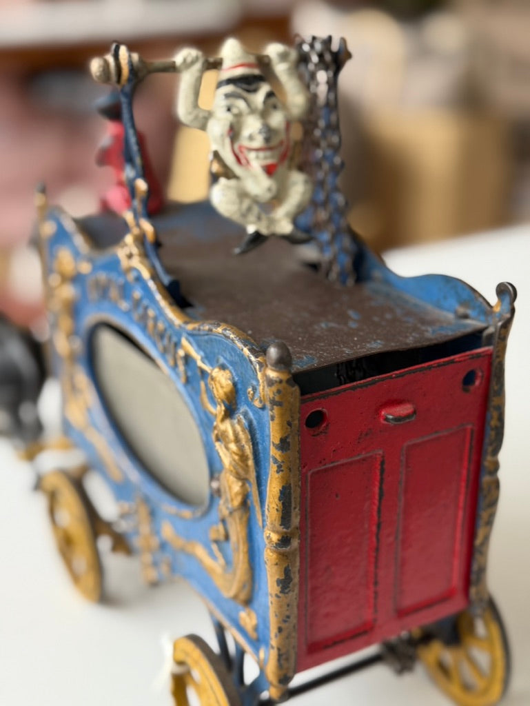 Hubley Royal Circus Carriage With Clown l #82