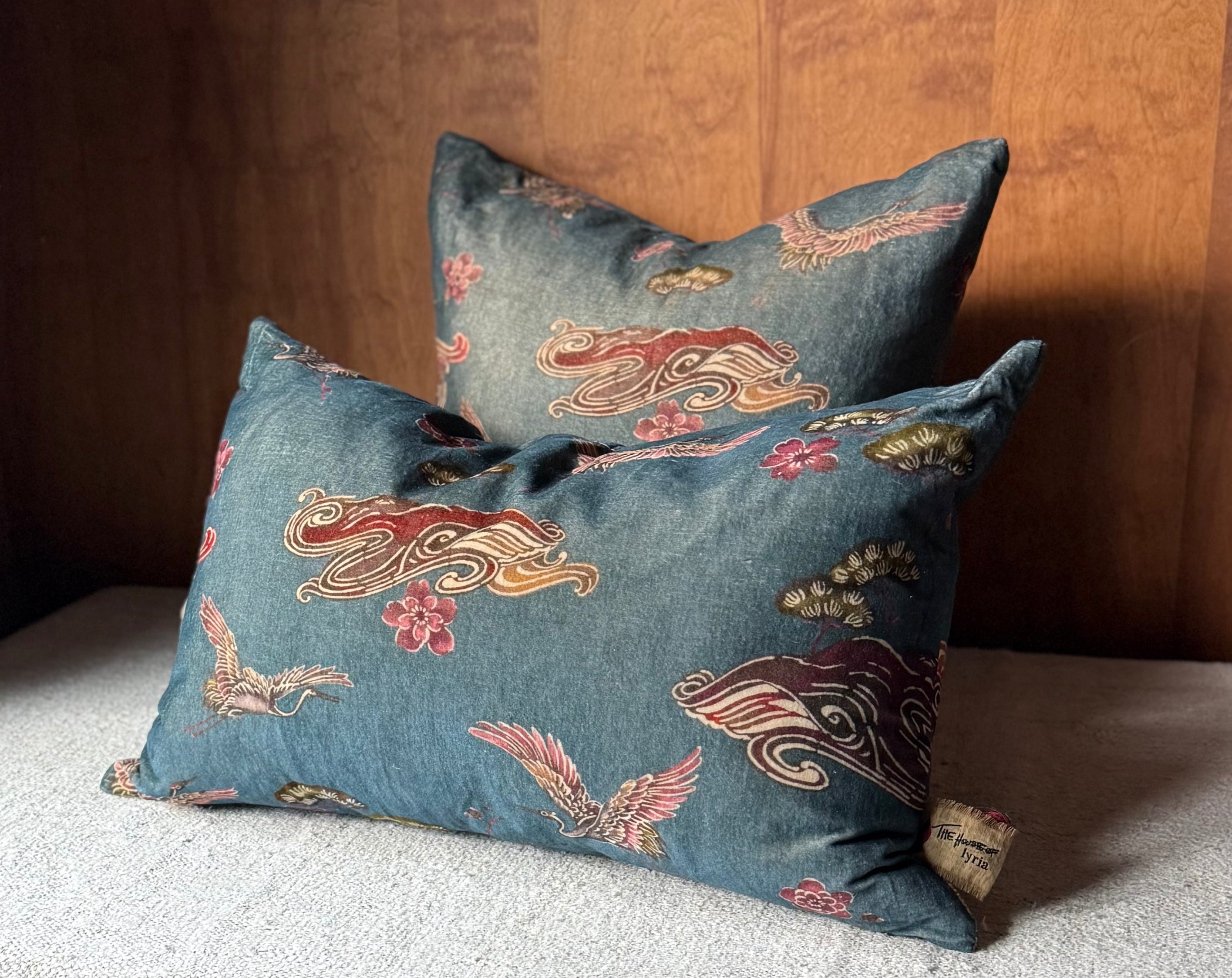 House of Lyria Pillow | Aristolochia