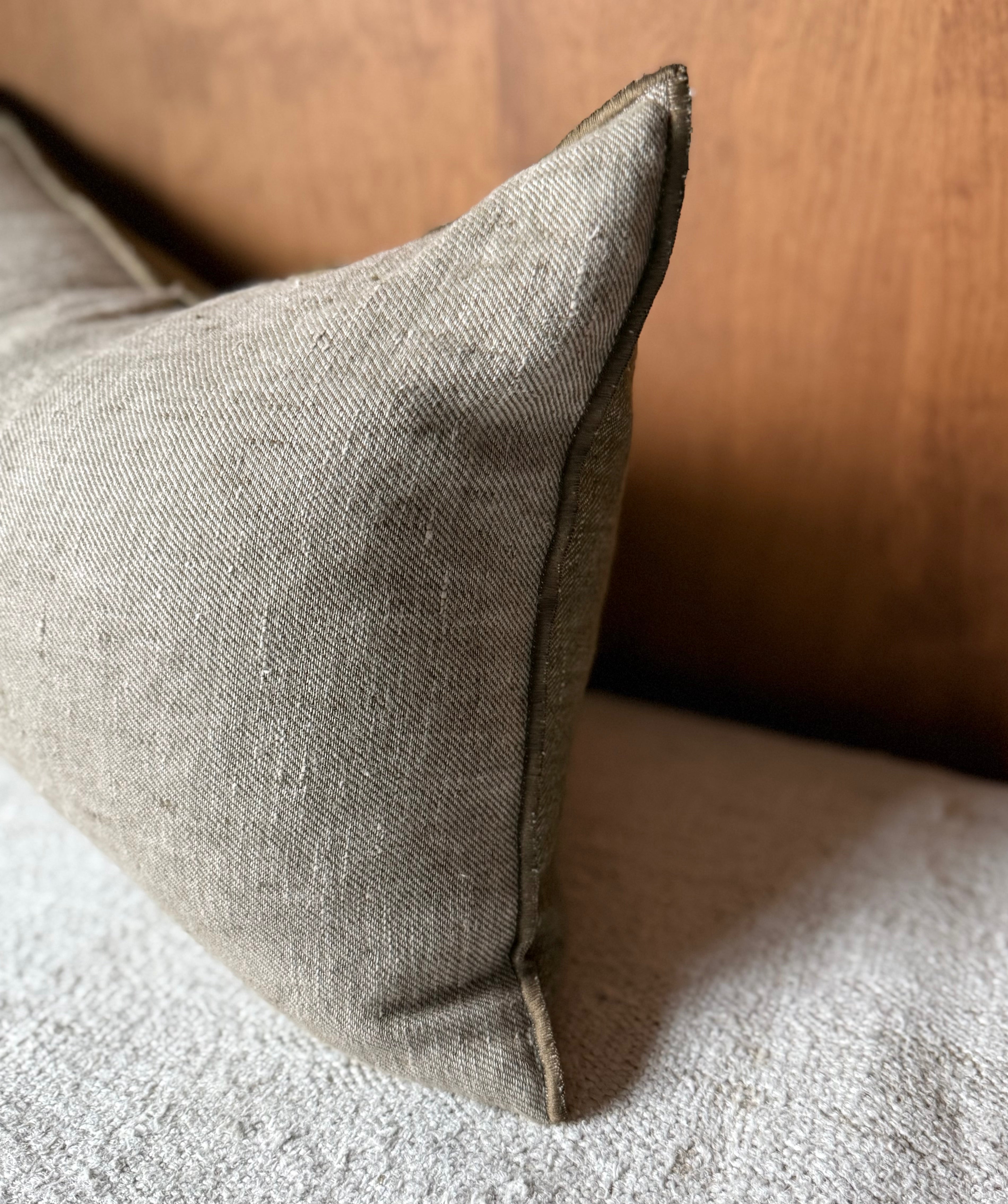 Maison de Vacances Linen Pillow | Kaki/Givre