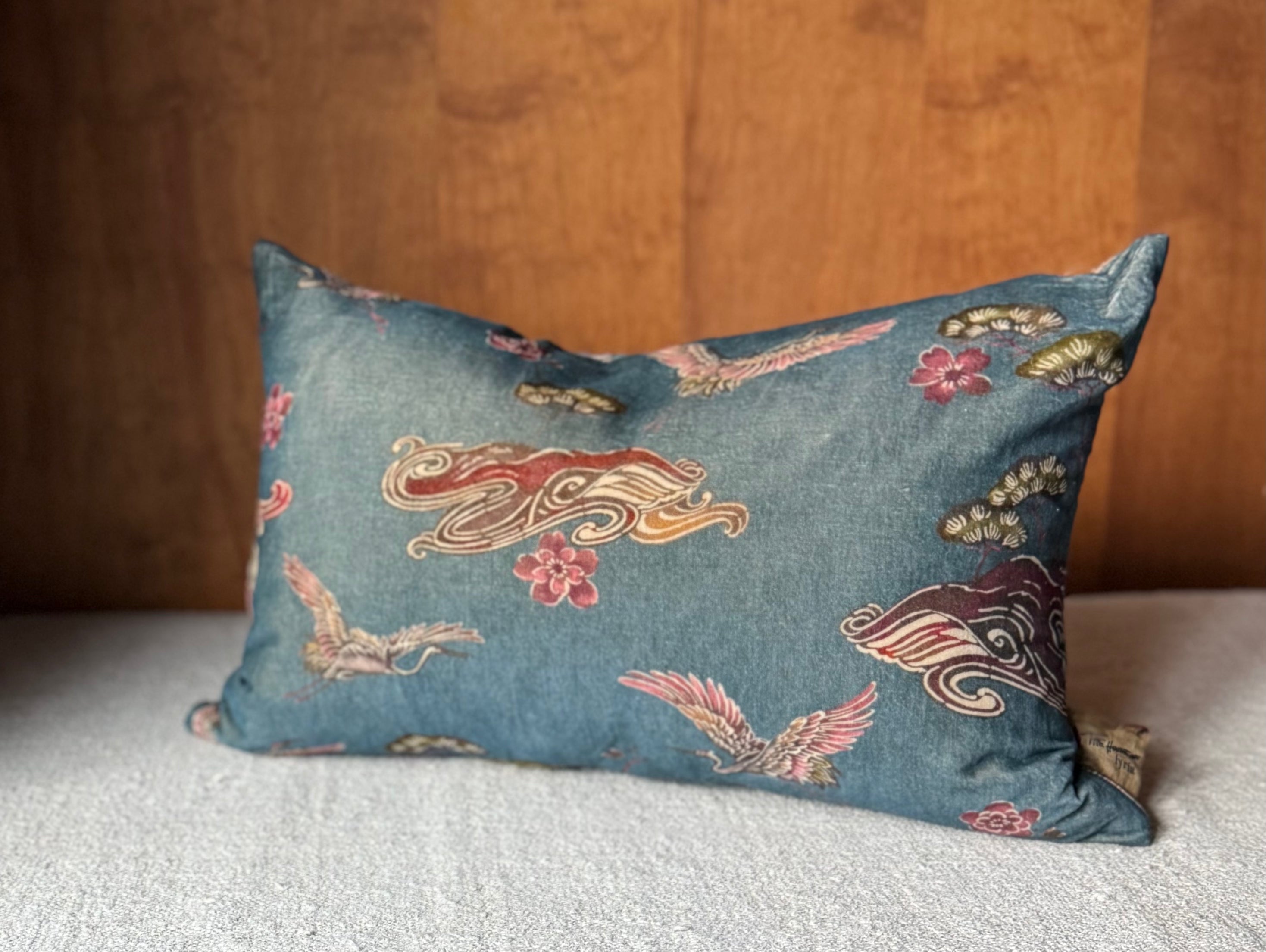 House of Lyria Pillow | Aristolochia