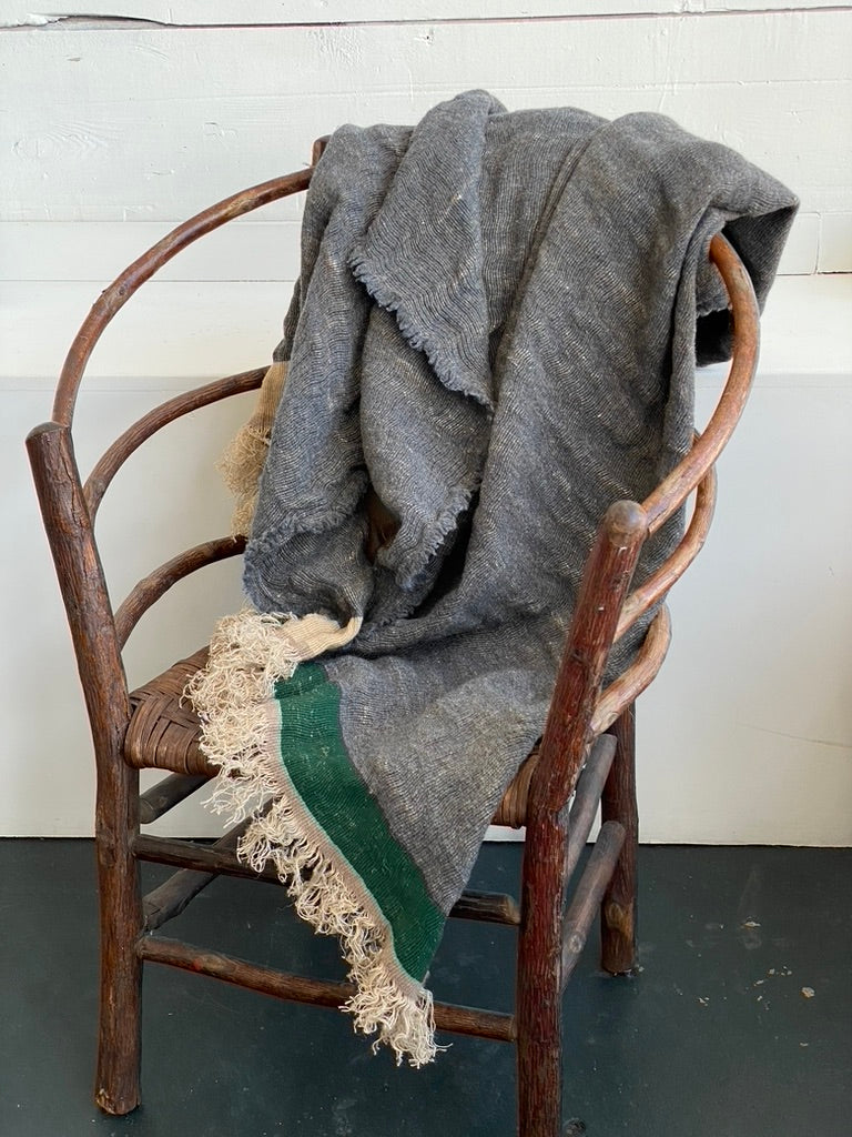 House of Lyria Throw l Castor Throw