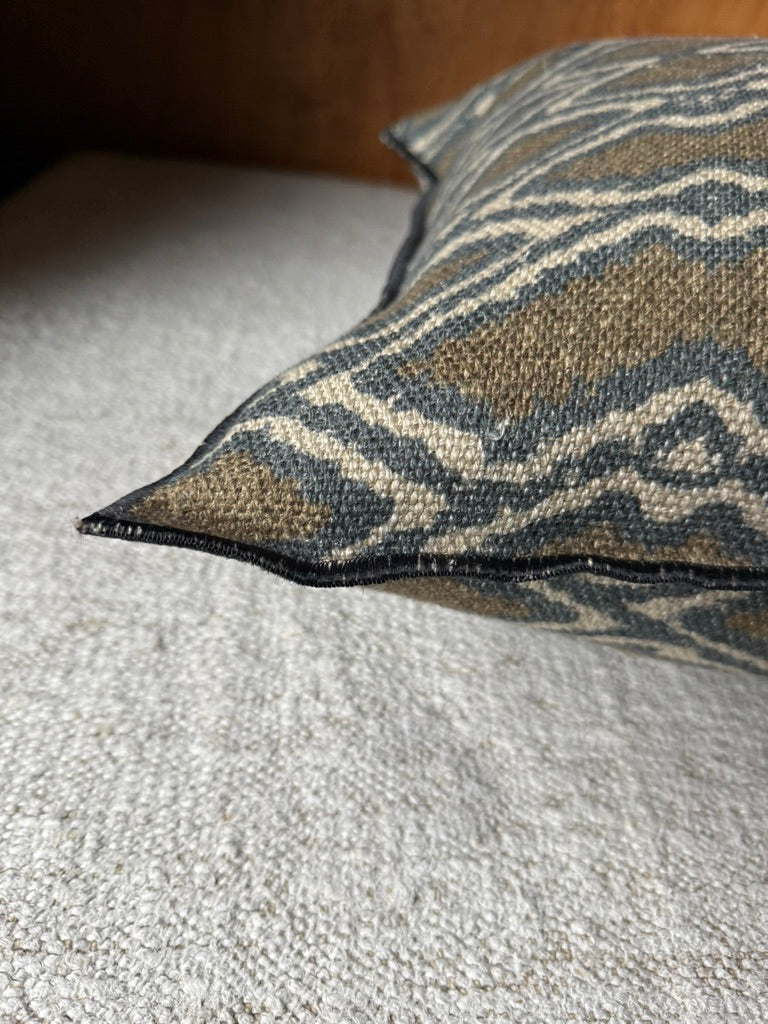 Maison de Vacances Wabi Sabi Pillow | Bronze