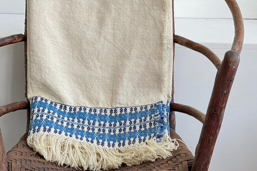 House of Lyria Throw l Feaci Throw