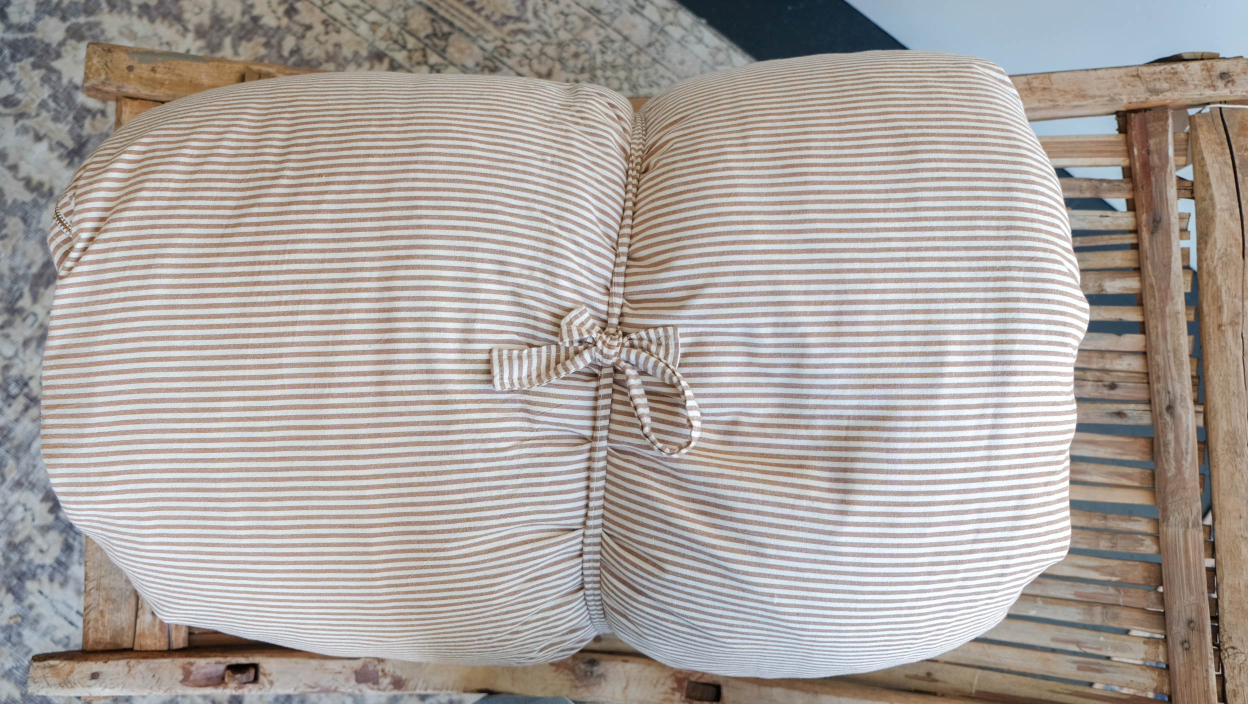Hedgehouse Throwbed in Toulouse stripe