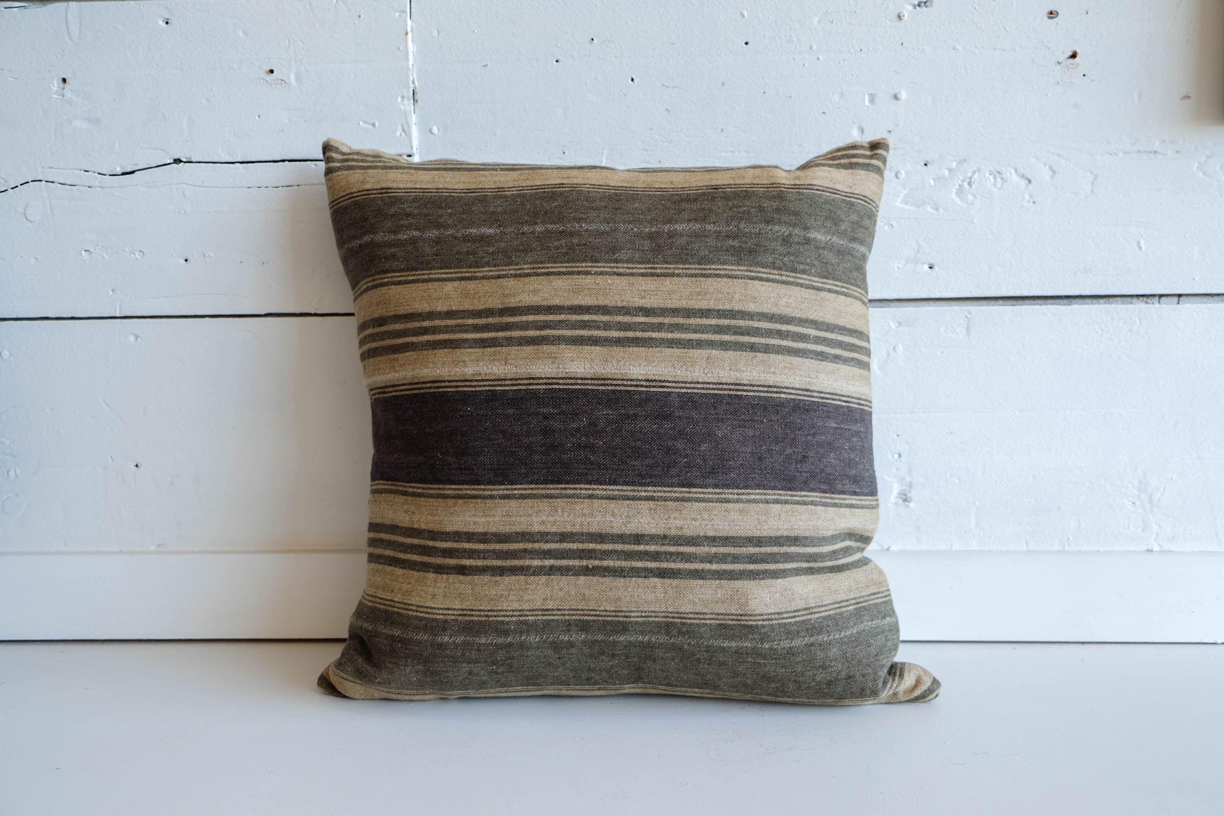 House Of Lyria l Sacrificio Pillow