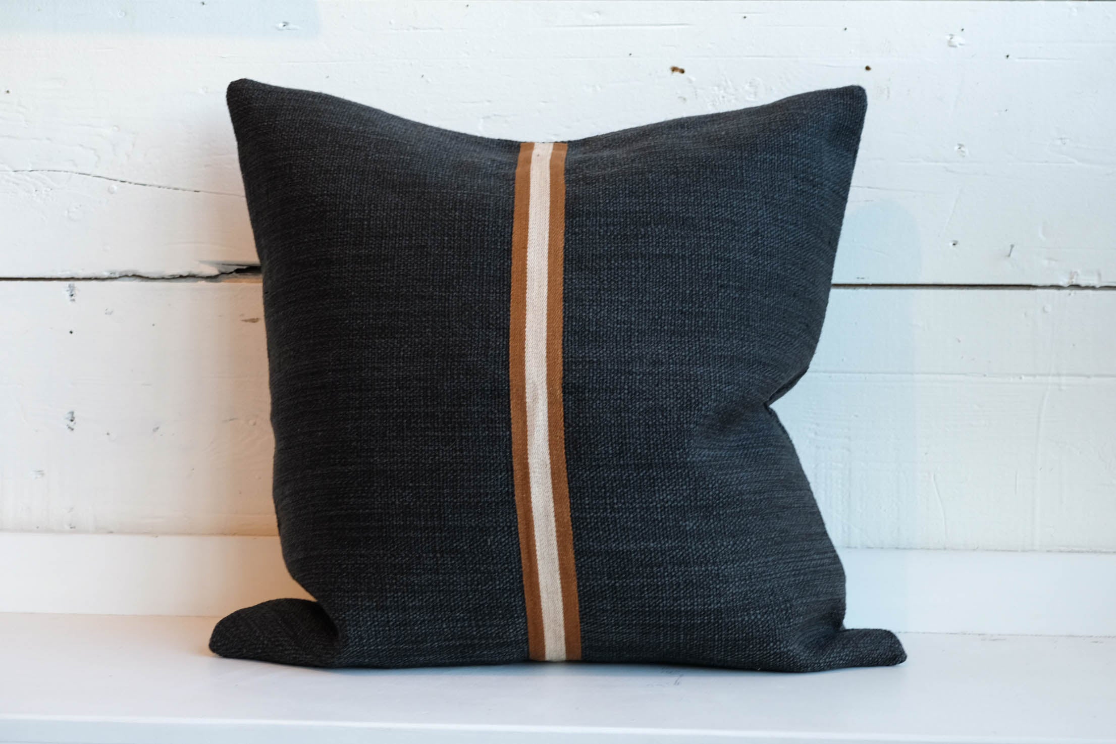 Libeco Linen & Wool | Jasper Faded Black