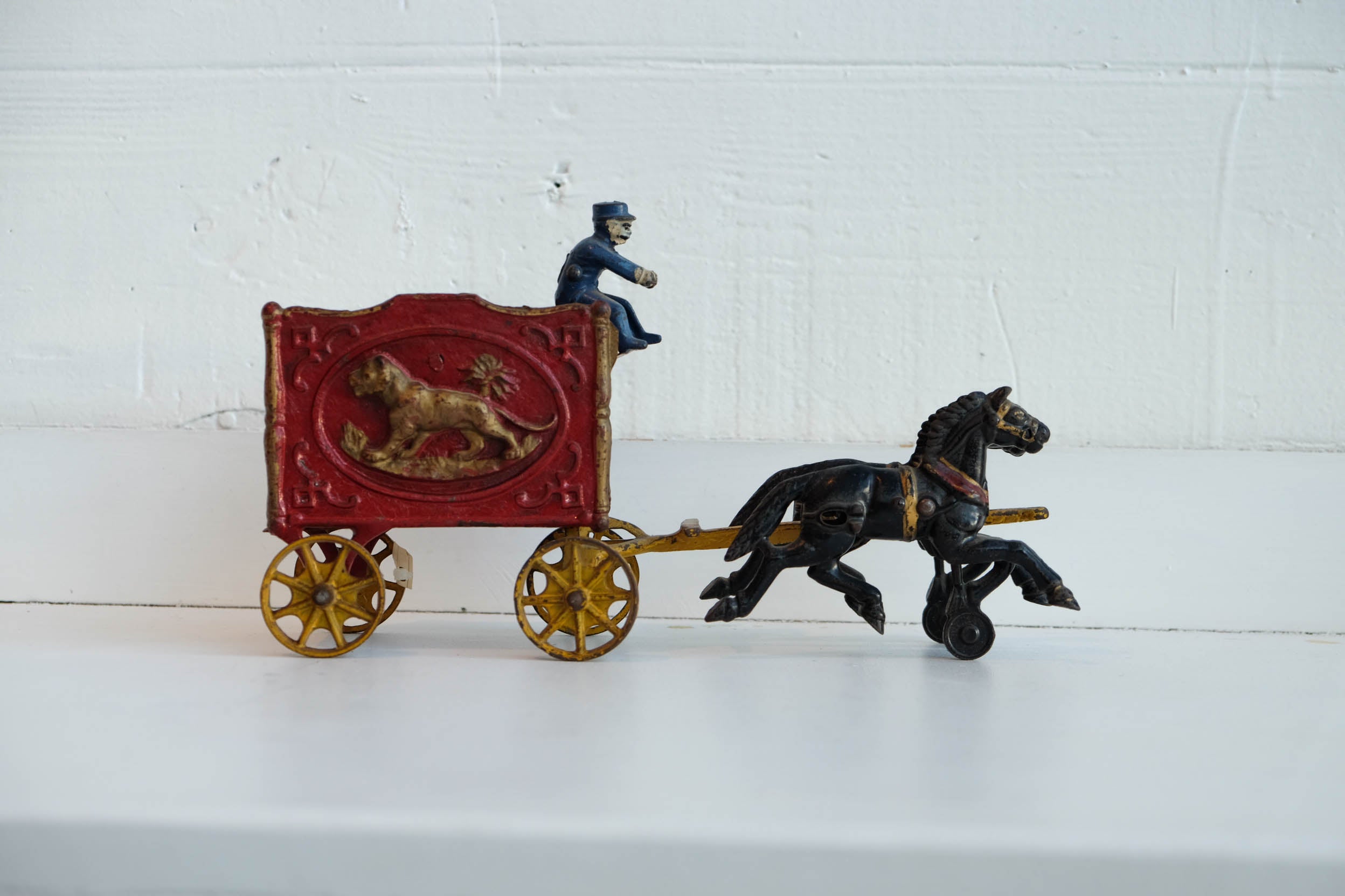Red Circus Cart With Lion l #53