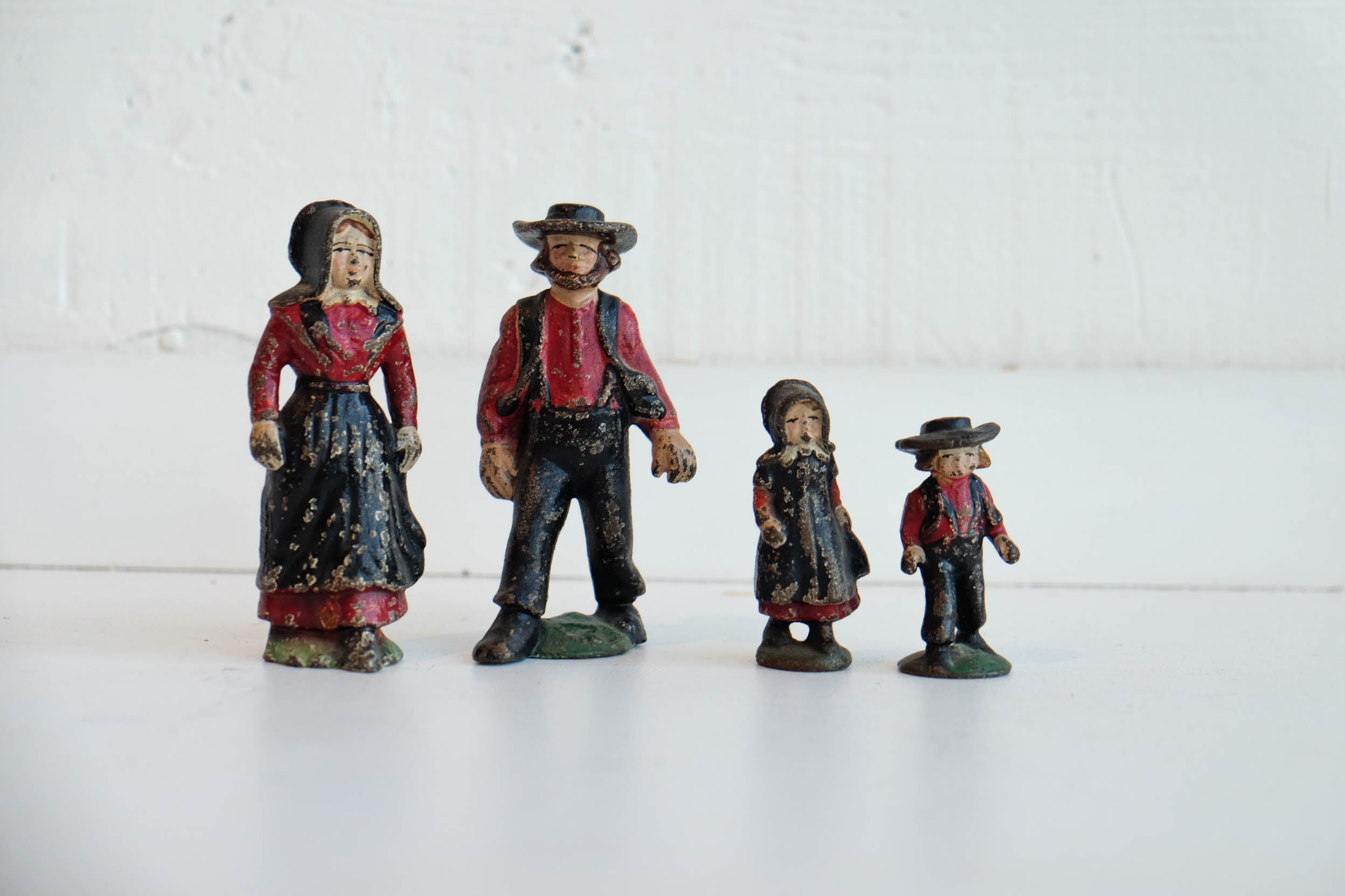 Pioneer Family l Set of 4