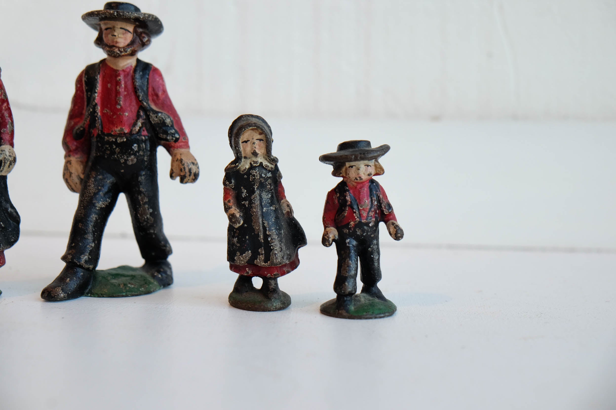 Pioneer Family l Set of 4
