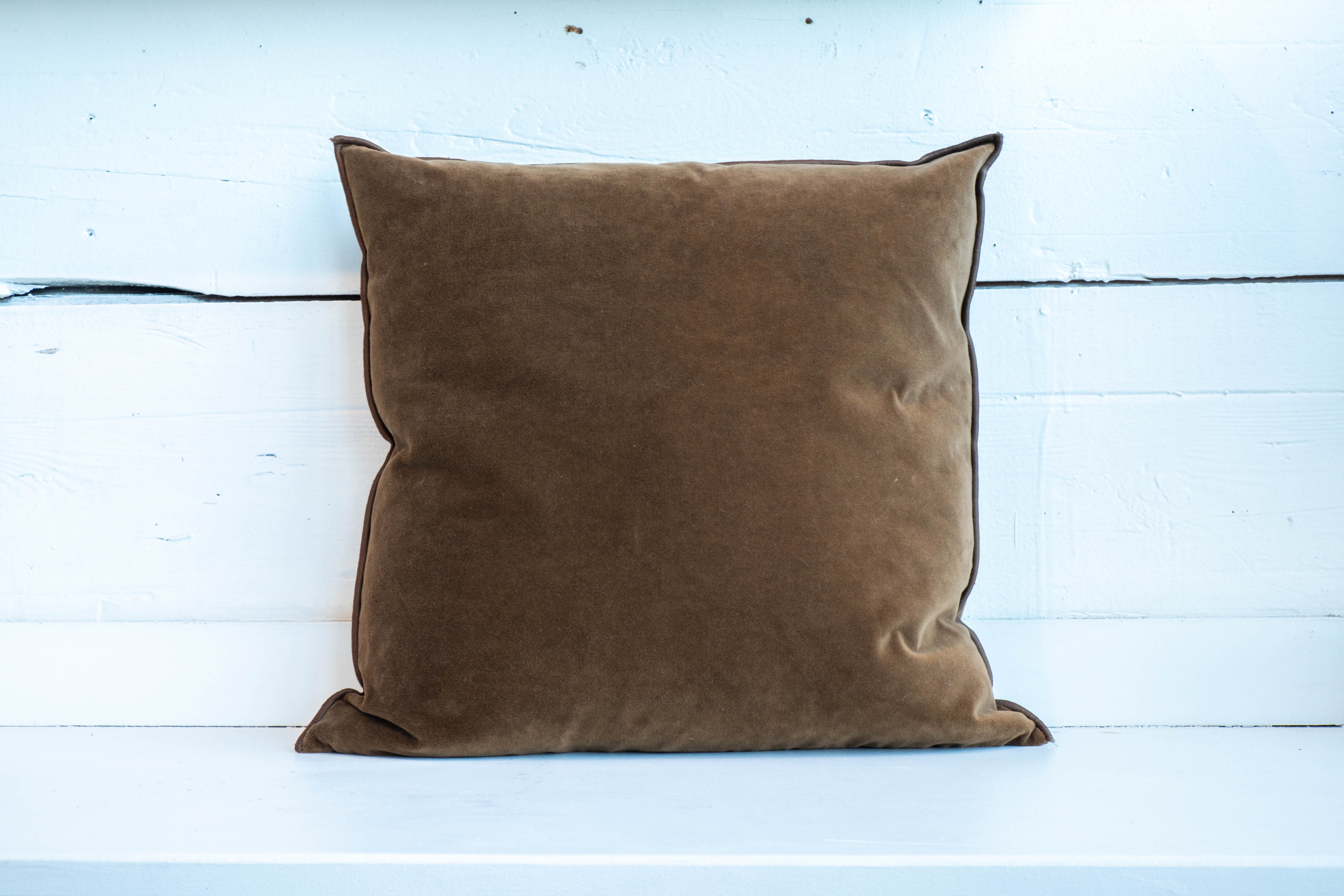 Maison de Vacances | Vintage Velvet in Havane