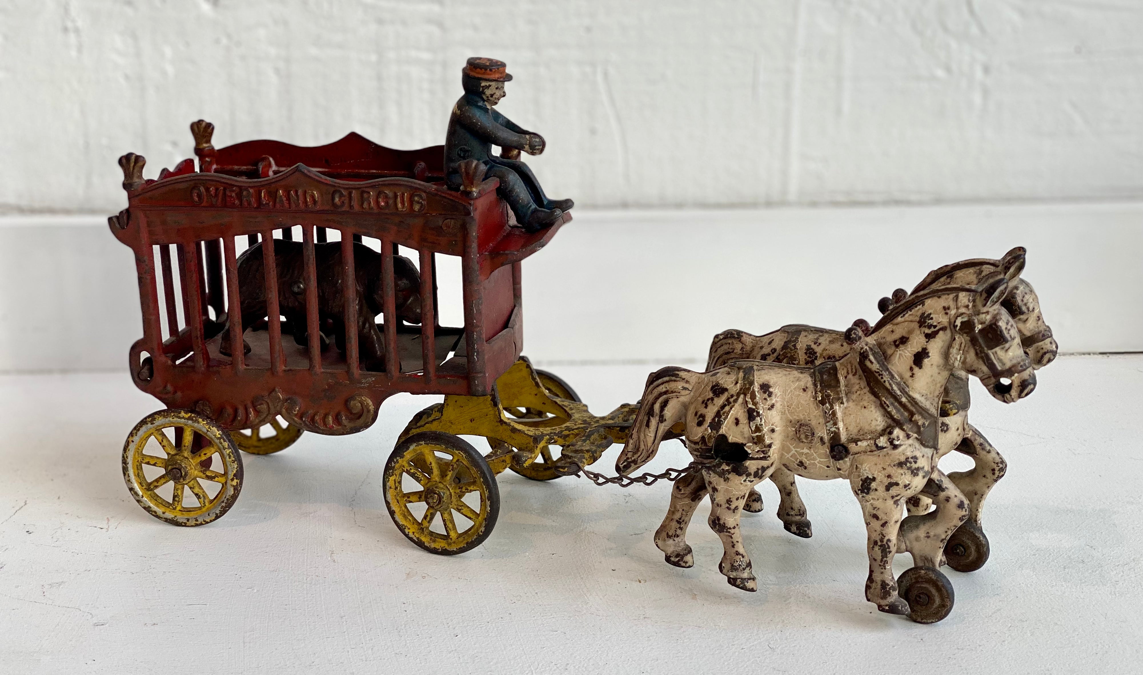 Overland Circus Red Cart With Bear l #39