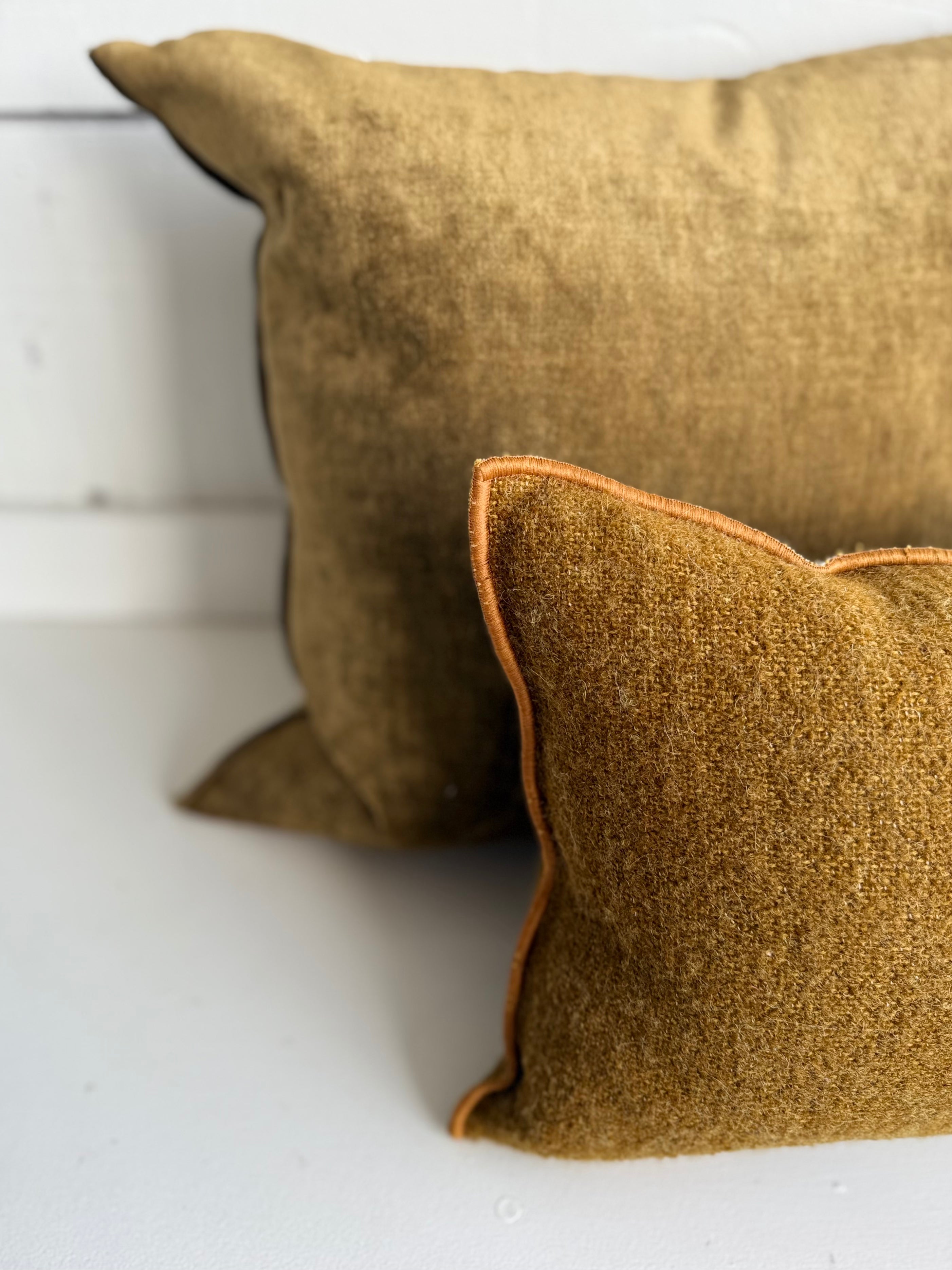 Maison de Vacances | Canvas Bouclette Pillow in Havane