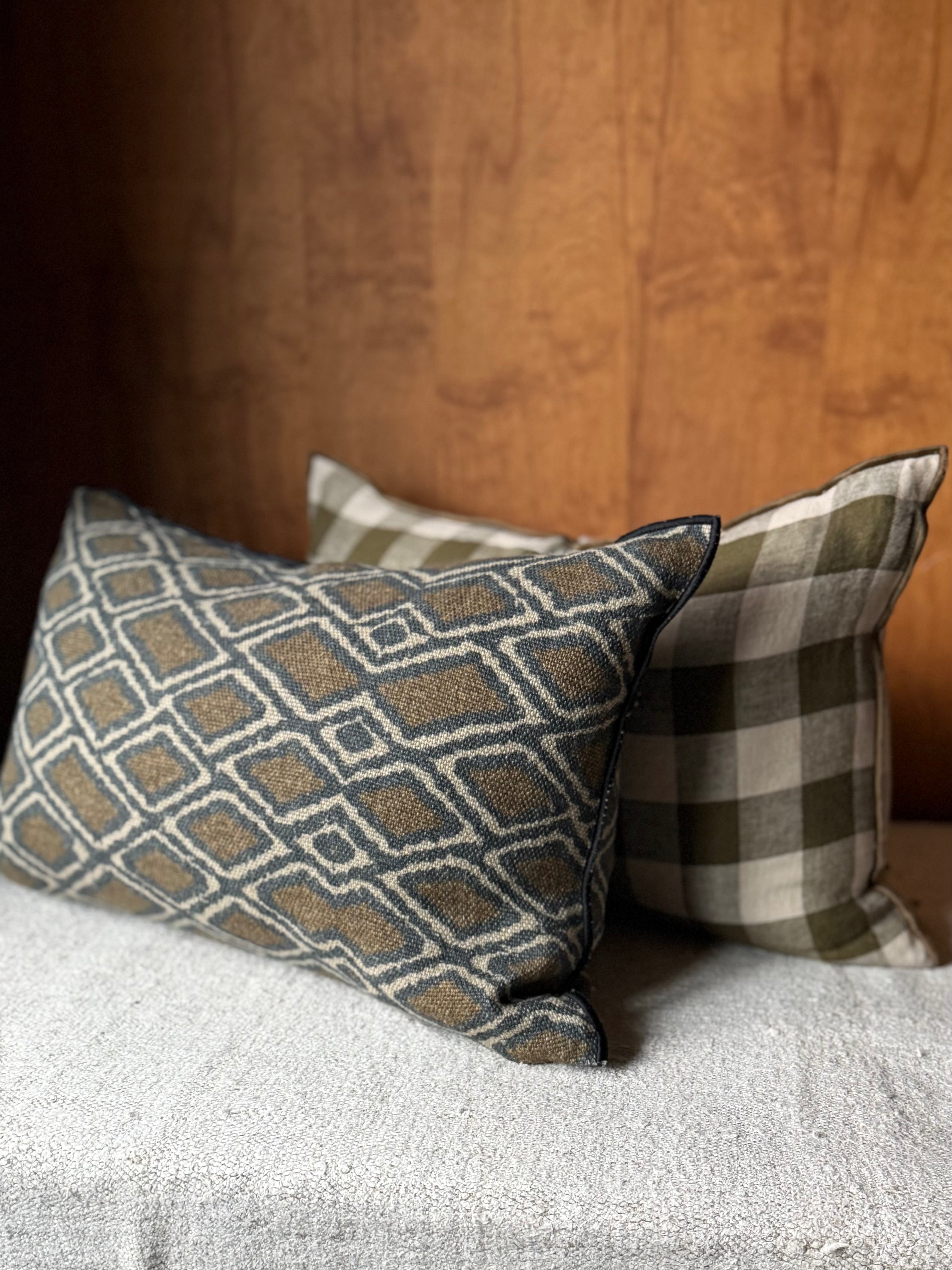Maison de Vacances Wabi Sabi Pillow | Bronze