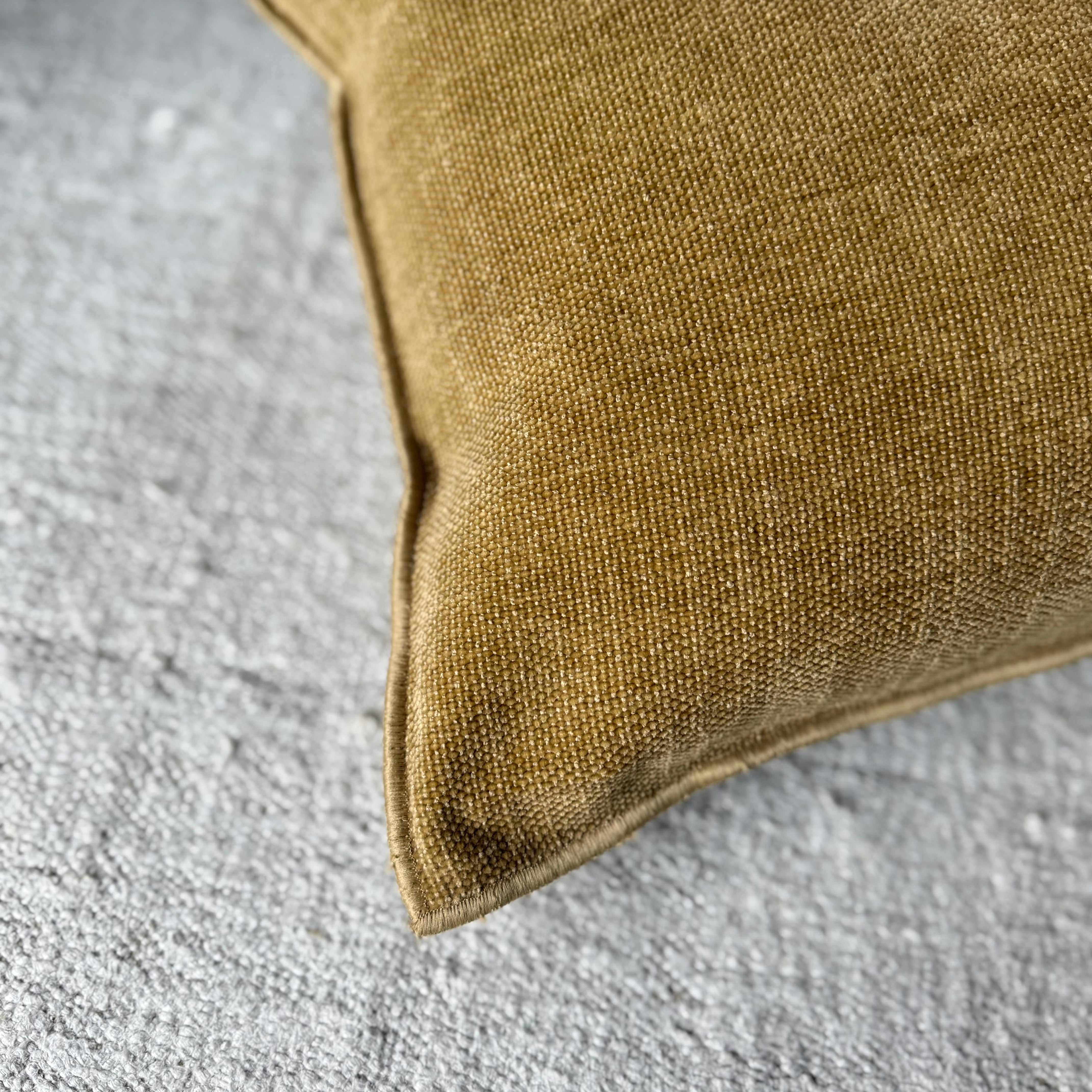 Maison de Vacances Como Chenille Pillow | Bardenas