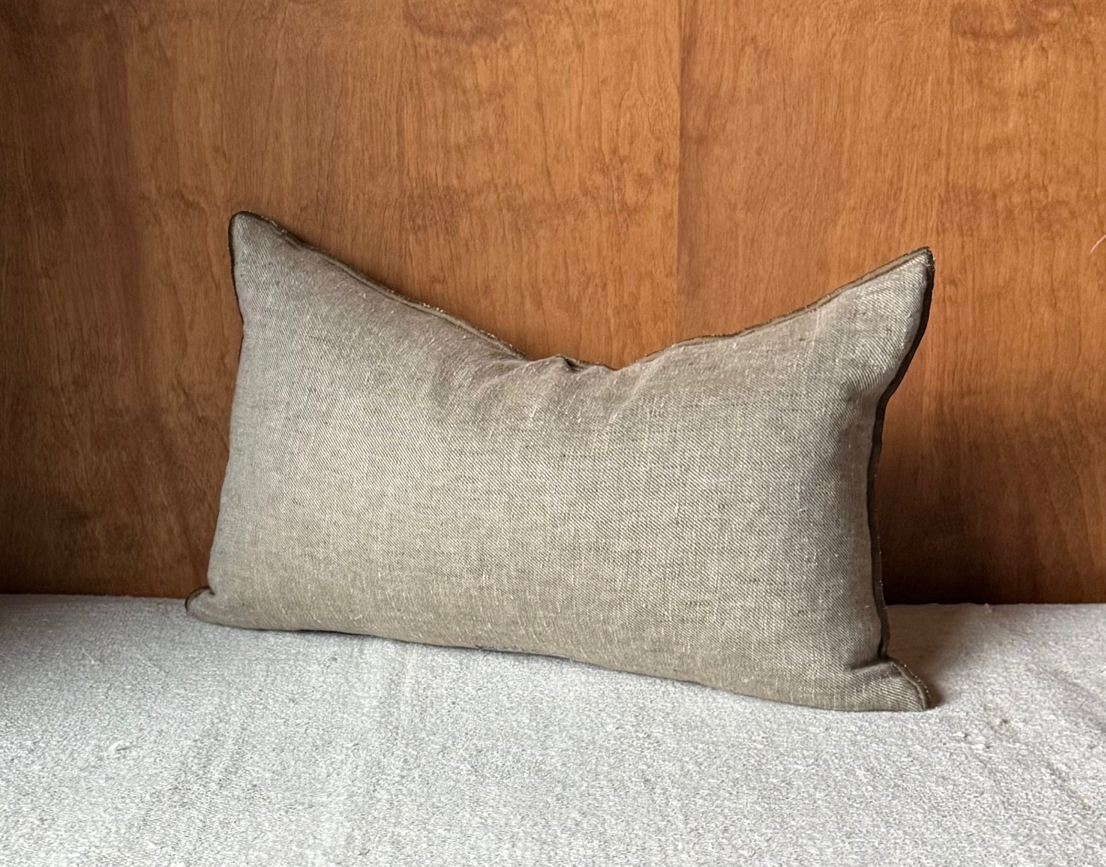 Maison de Vacances Linen Pillow | Kaki/Givre