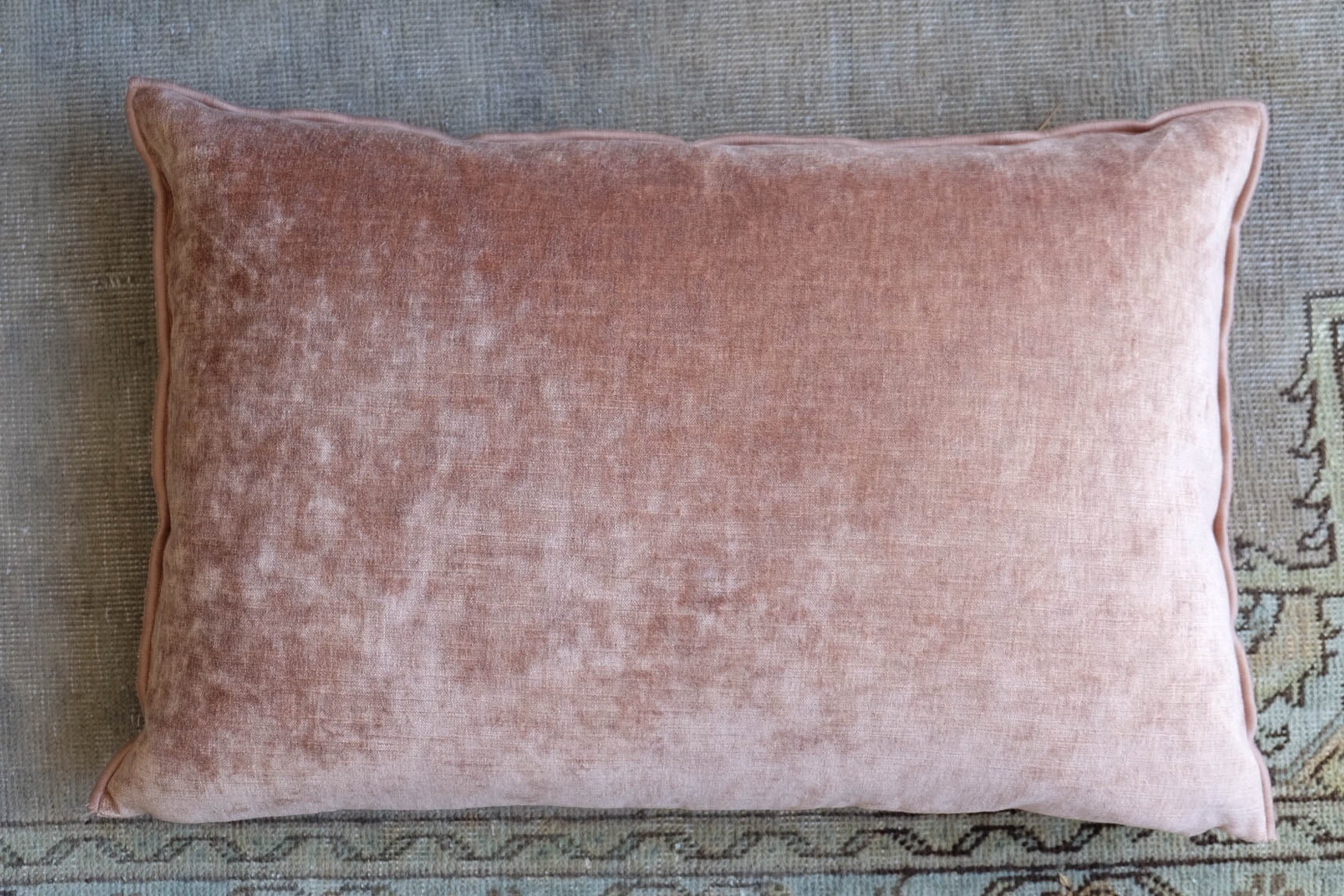 Maison_de_Vacance_Vintage_Velvet_Pillow_in_Argile_12_x_20