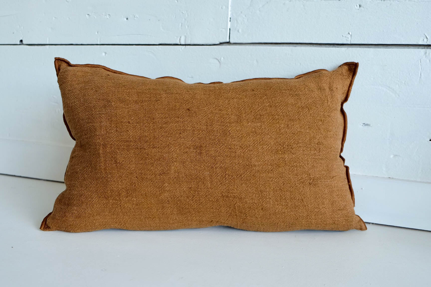 Maison de Vacances | Washed Linen Crépon Pillow in Havane 12 x 20