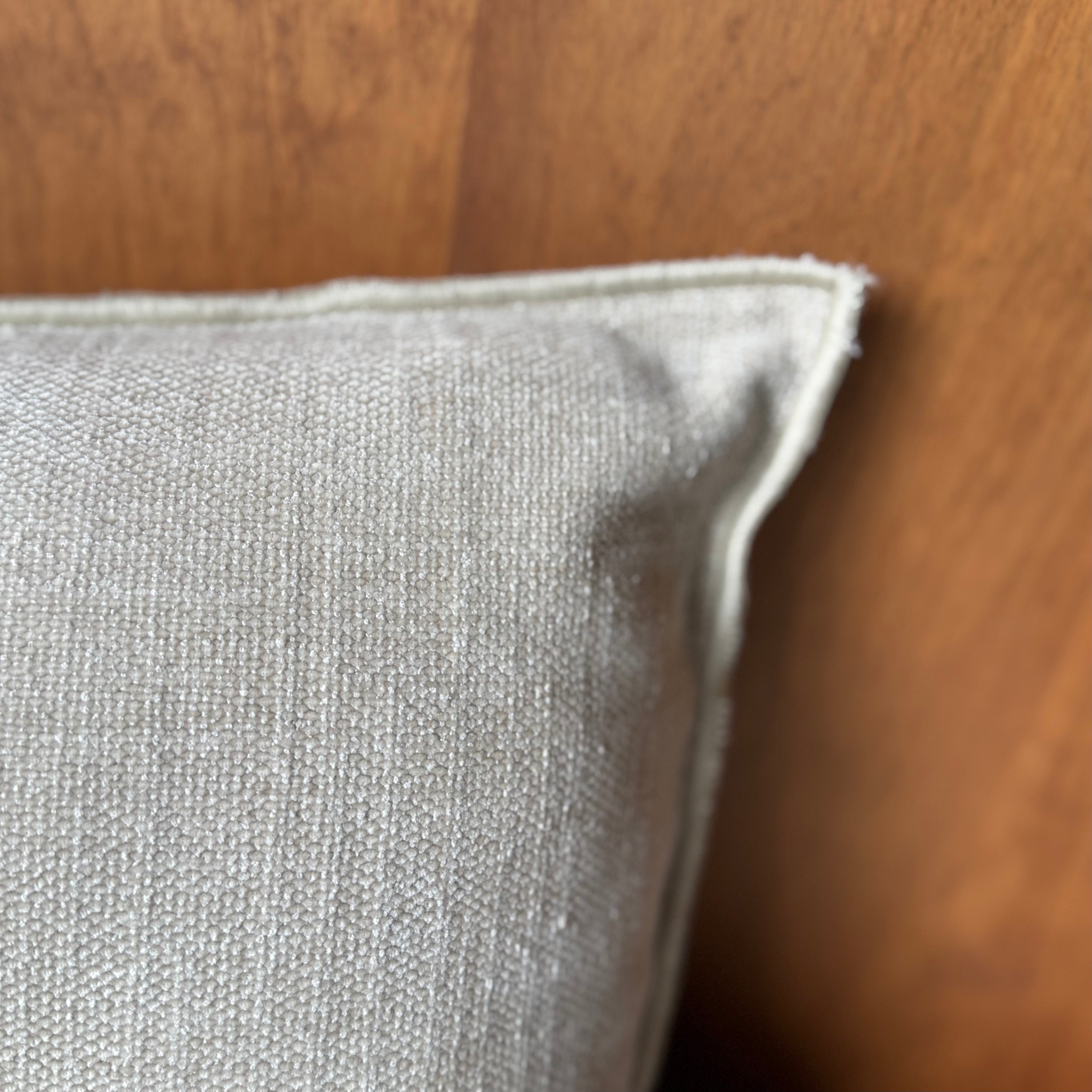 Maison de Vacances Como Chenille Pillow | Ciment