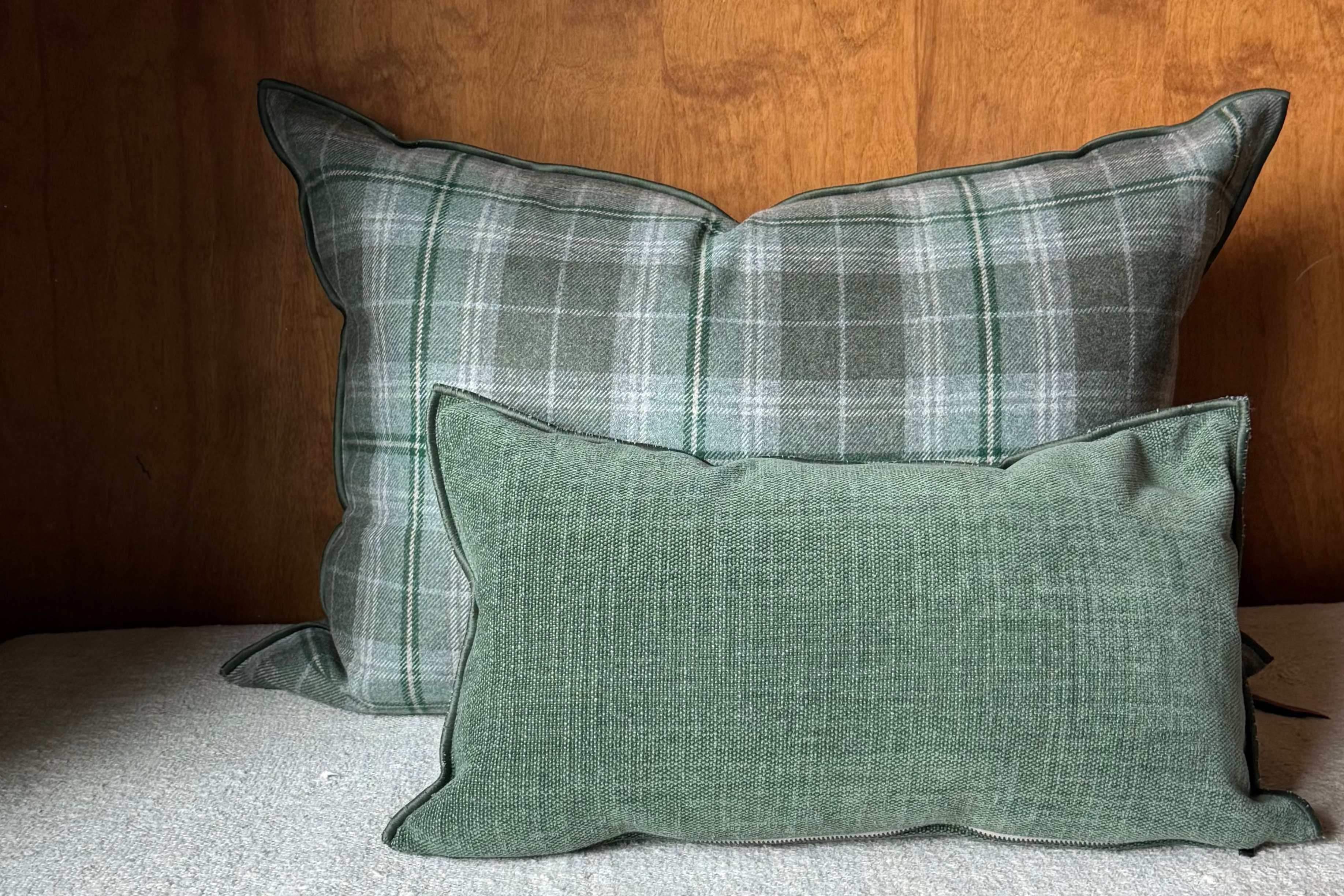 Maison de Vacances Como Chenille Pillow | Avocat