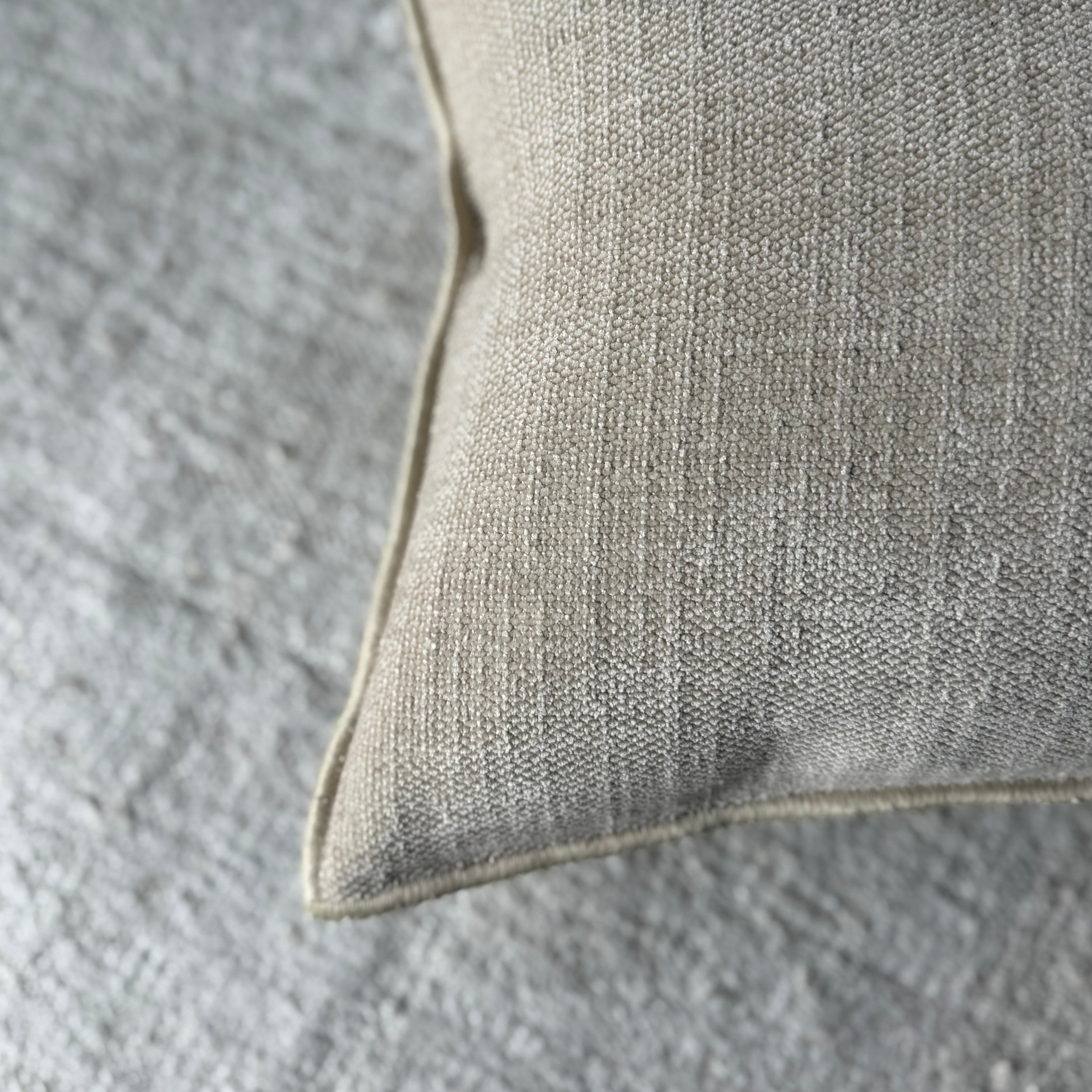 Maison de Vacances Como Chenille Pillow | Ciment