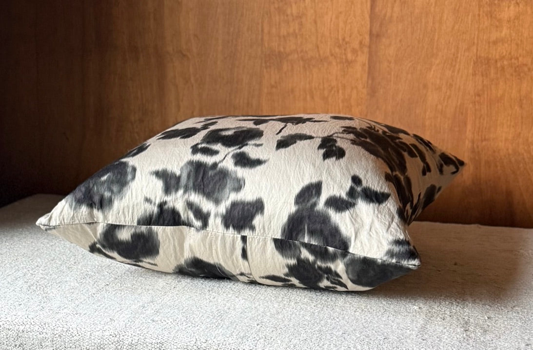 House of Lyria Pillow | Freesia