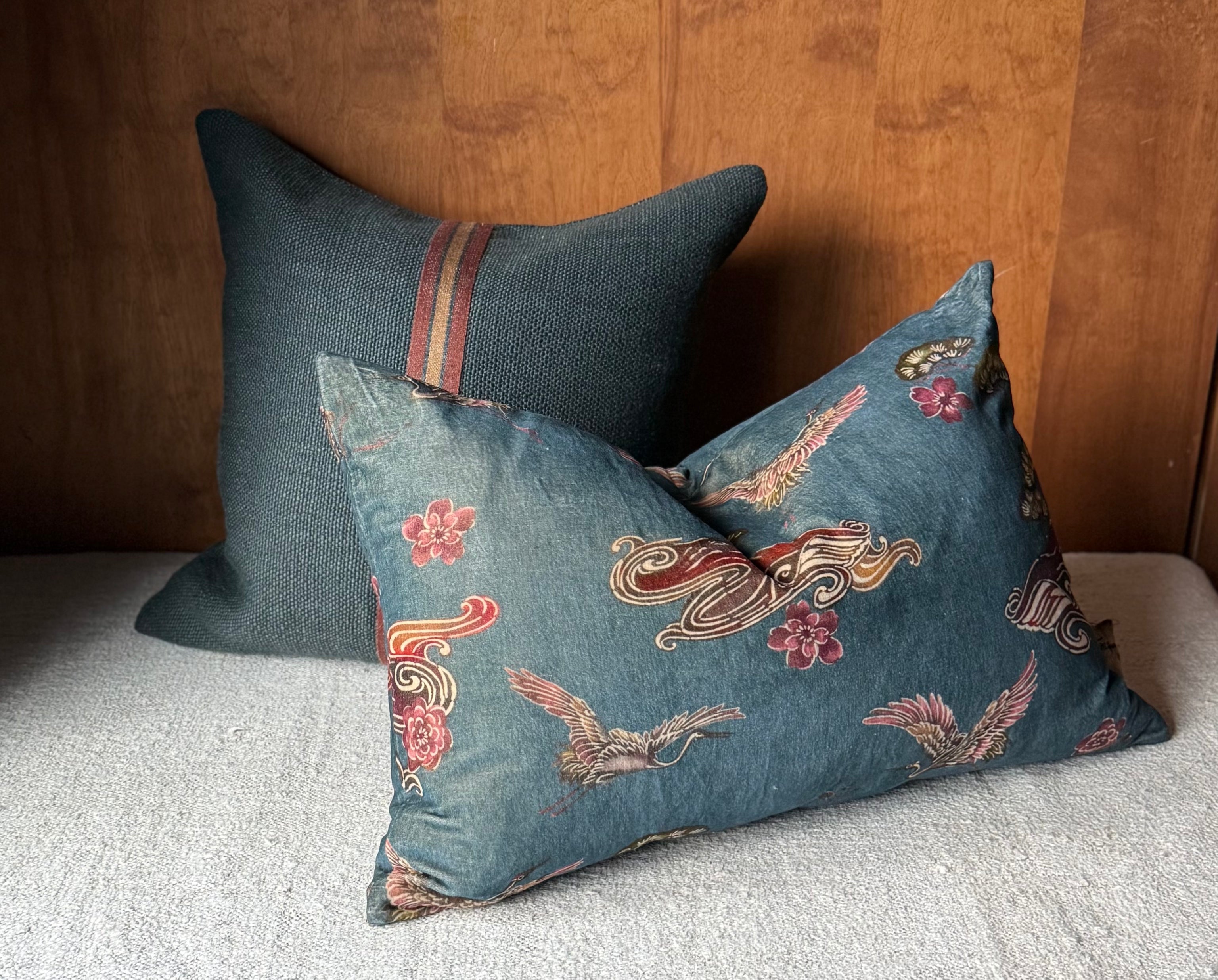 House of Lyria Pillow | Aristolochia